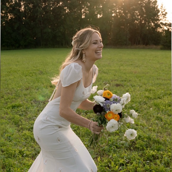 Elegant, Boho, Unique Wedding Dress - “Stevie” by Daughter’s of Simone - Size 6 - Picture 6 of 15